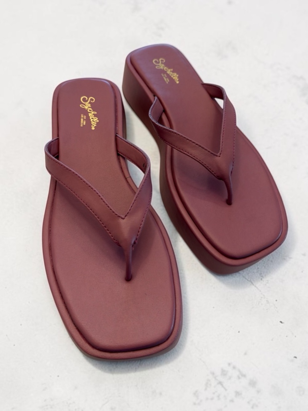 Seychelles Women's Violety Flip Flop Sandals (check description)
